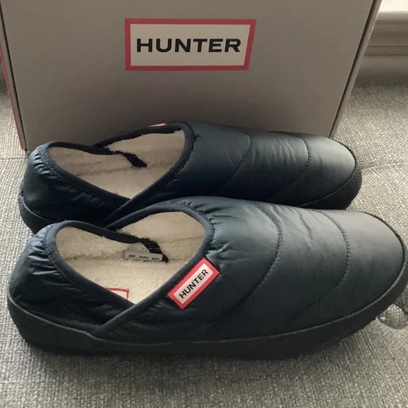 Hunter Puffer Slipper Black Shoe Slip-on Faux Sherpa Men\'s Size 9 Amazon.com | Yours 2 Keep Black Puffer Slippers with Green  main image 2